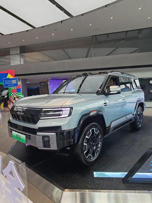 佛山332比亚迪方程豹硬派越野的爆款，英菲尼迪35周年与你共成长